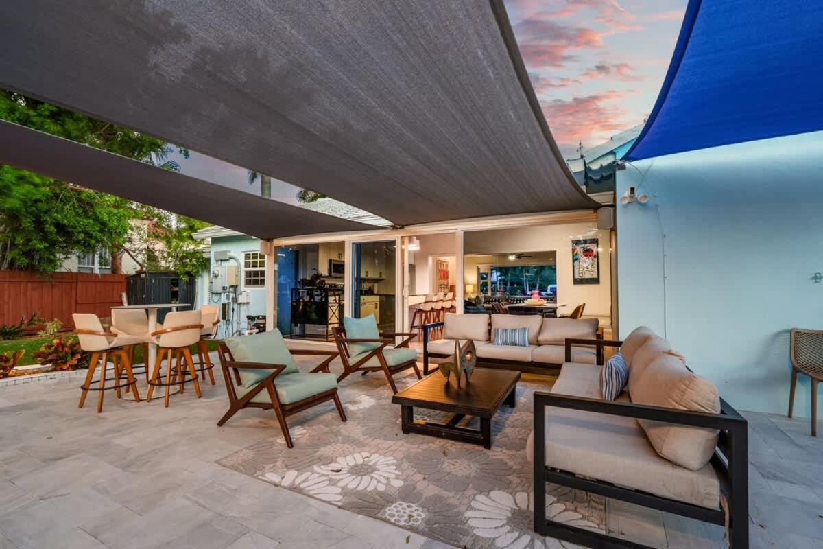Pool and Spacious Backyard - Delray Beach Home