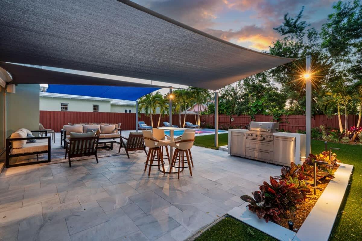 Pool and Spacious Backyard - Delray Beach Home