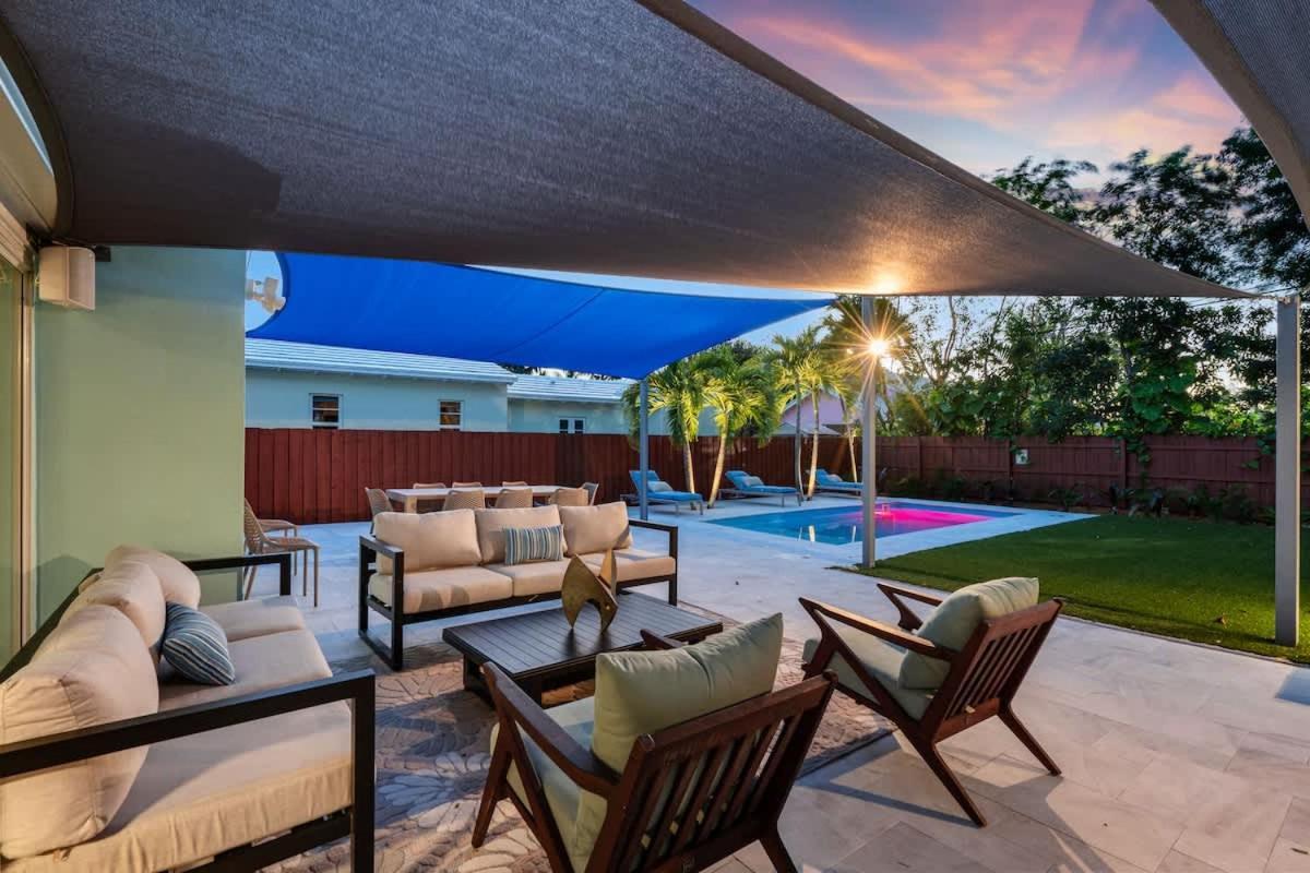 Pool and Spacious Backyard - Delray Beach Home