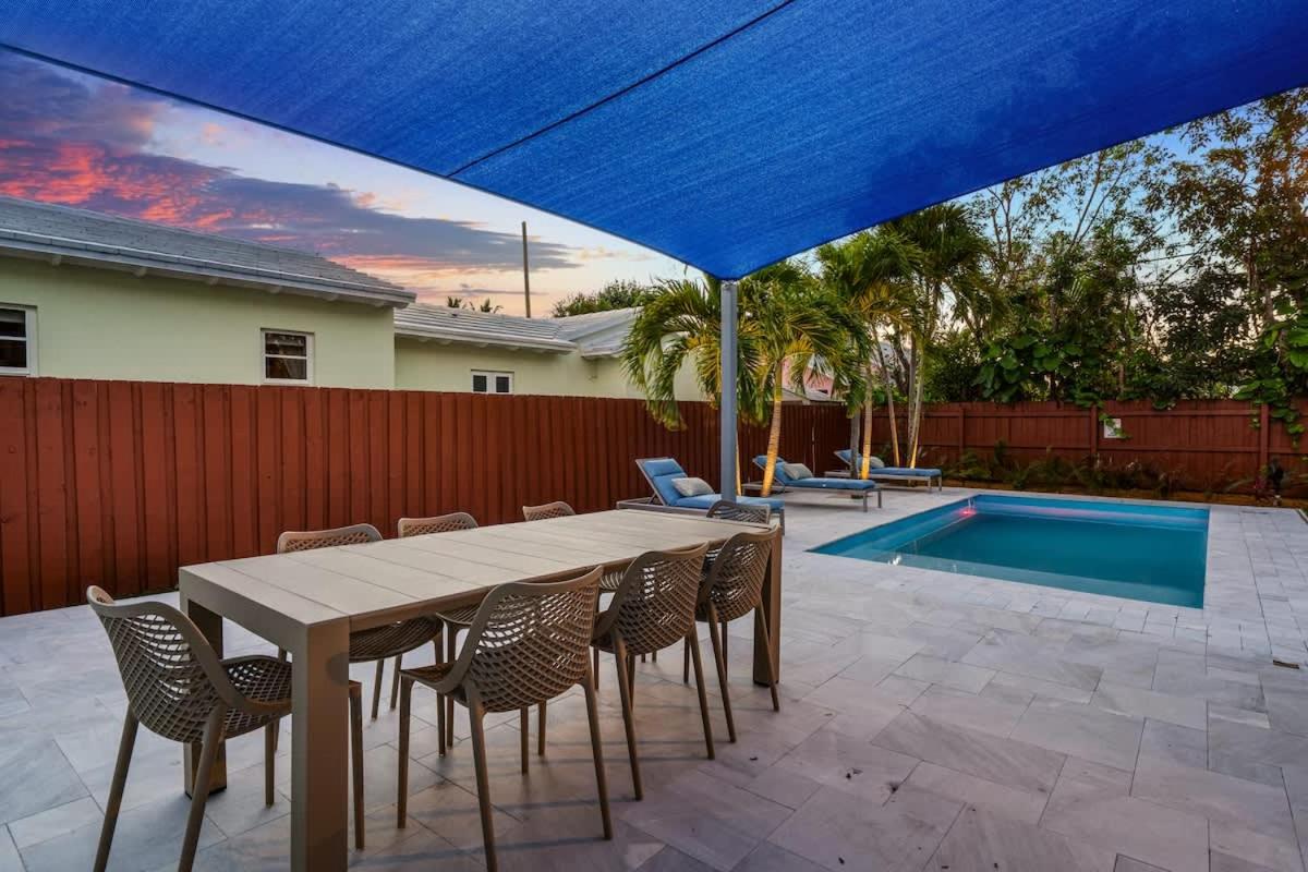 Pool and Spacious Backyard - Delray Beach Home