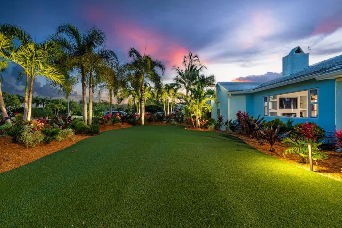 Pool and Spacious Backyard - Delray Beach Home