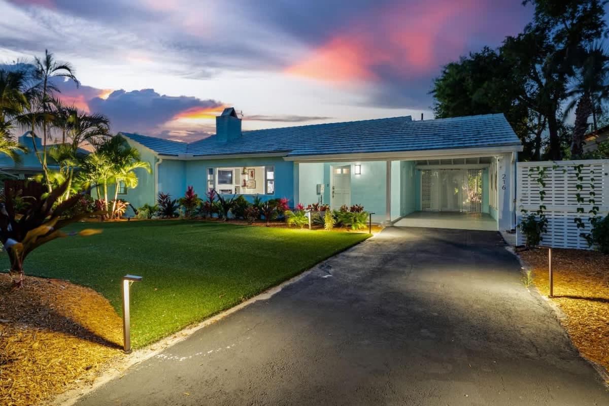 Pool and Spacious Backyard - Delray Beach Home