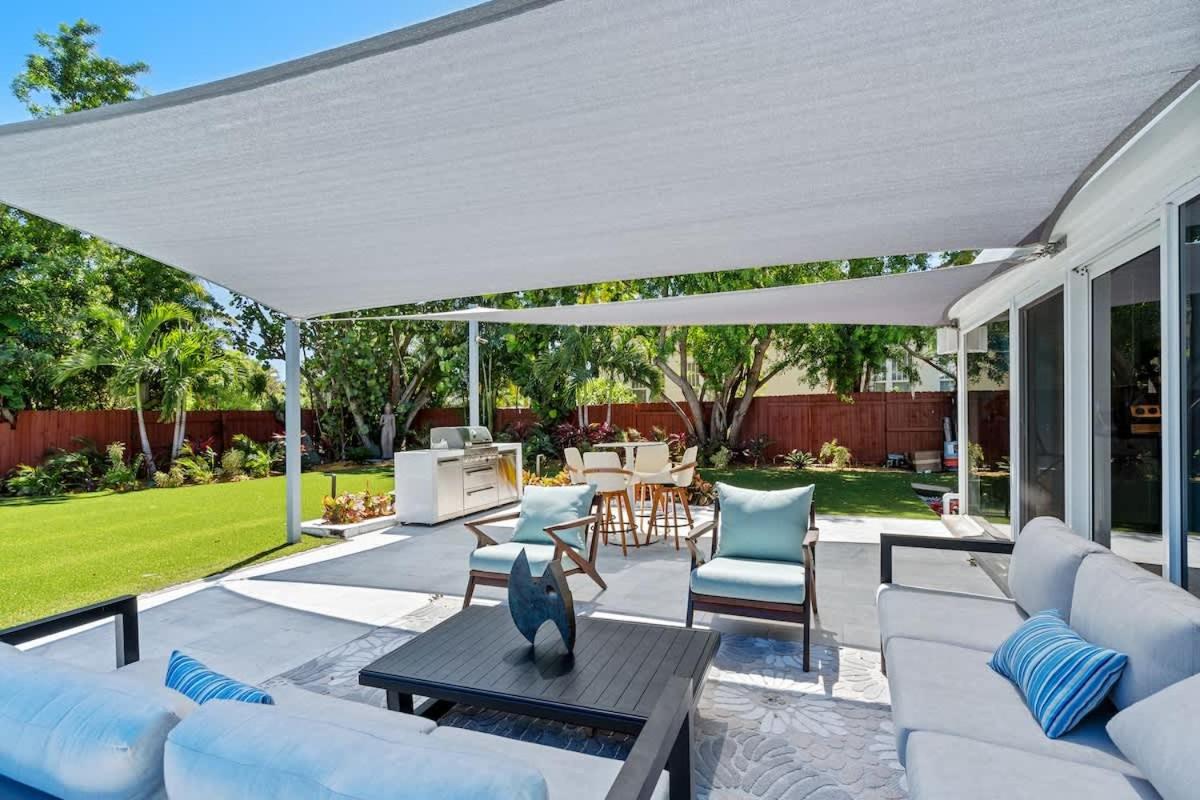 Pool and Spacious Backyard - Delray Beach Home