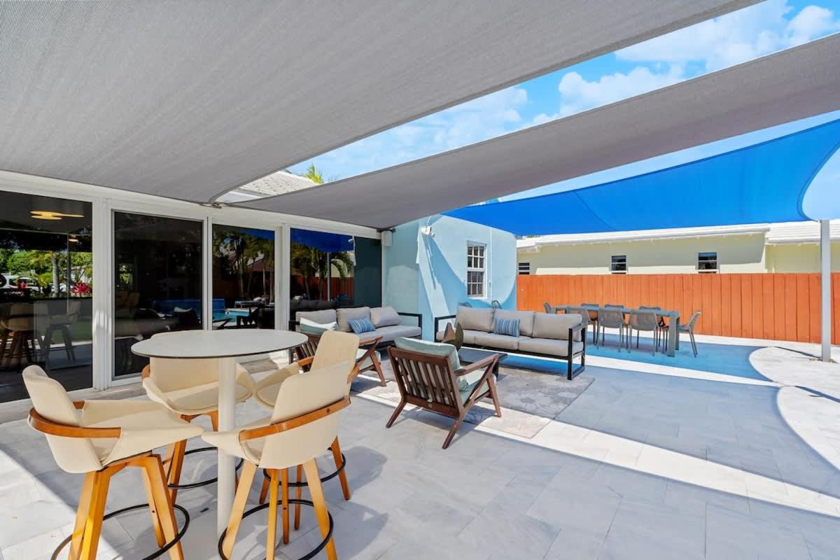 Pool and Spacious Backyard - Delray Beach Home