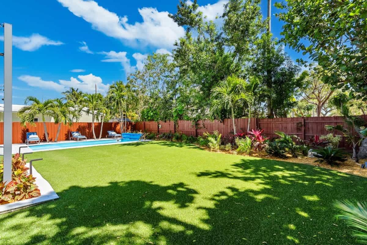 Pool and Spacious Backyard - Delray Beach Home