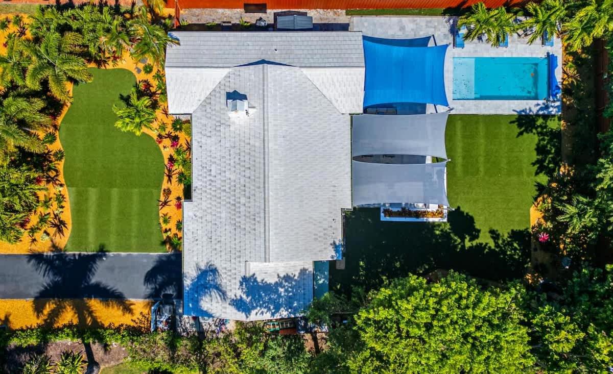 Pool and Spacious Backyard - Delray Beach Home