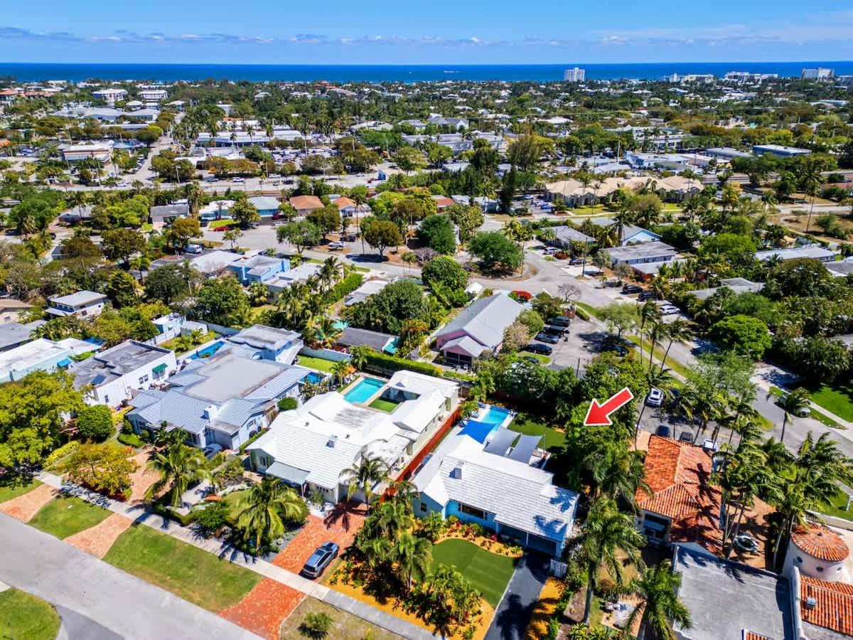 Pool and Spacious Backyard - Delray Beach Home