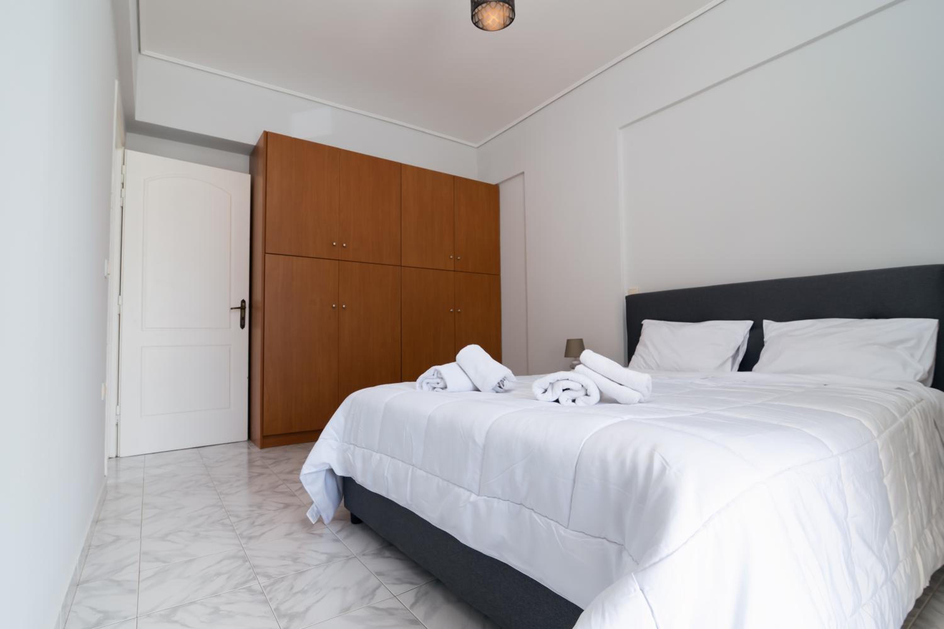 The Sunrise Apartment By Athens Airport 1