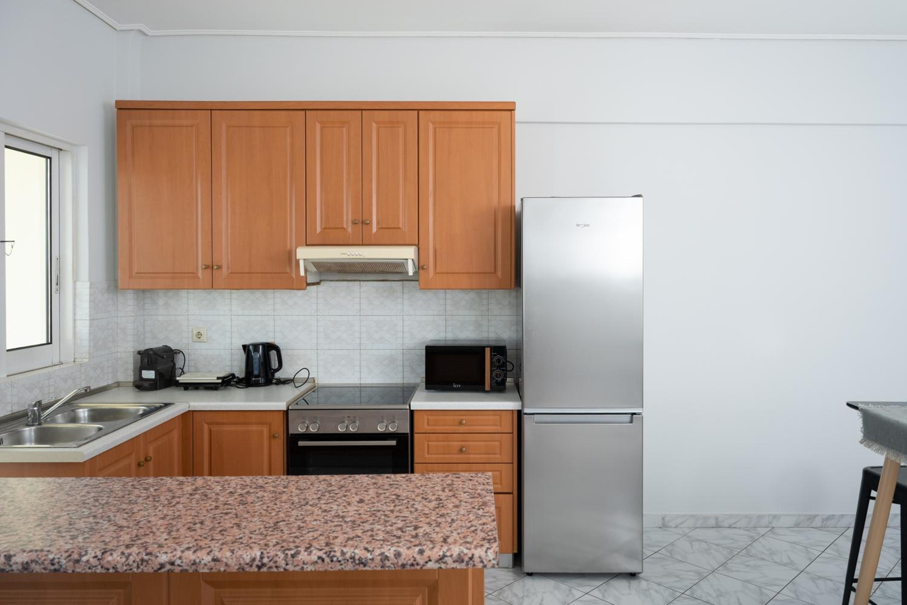The Sunrise Apartment By Athens Airport 1