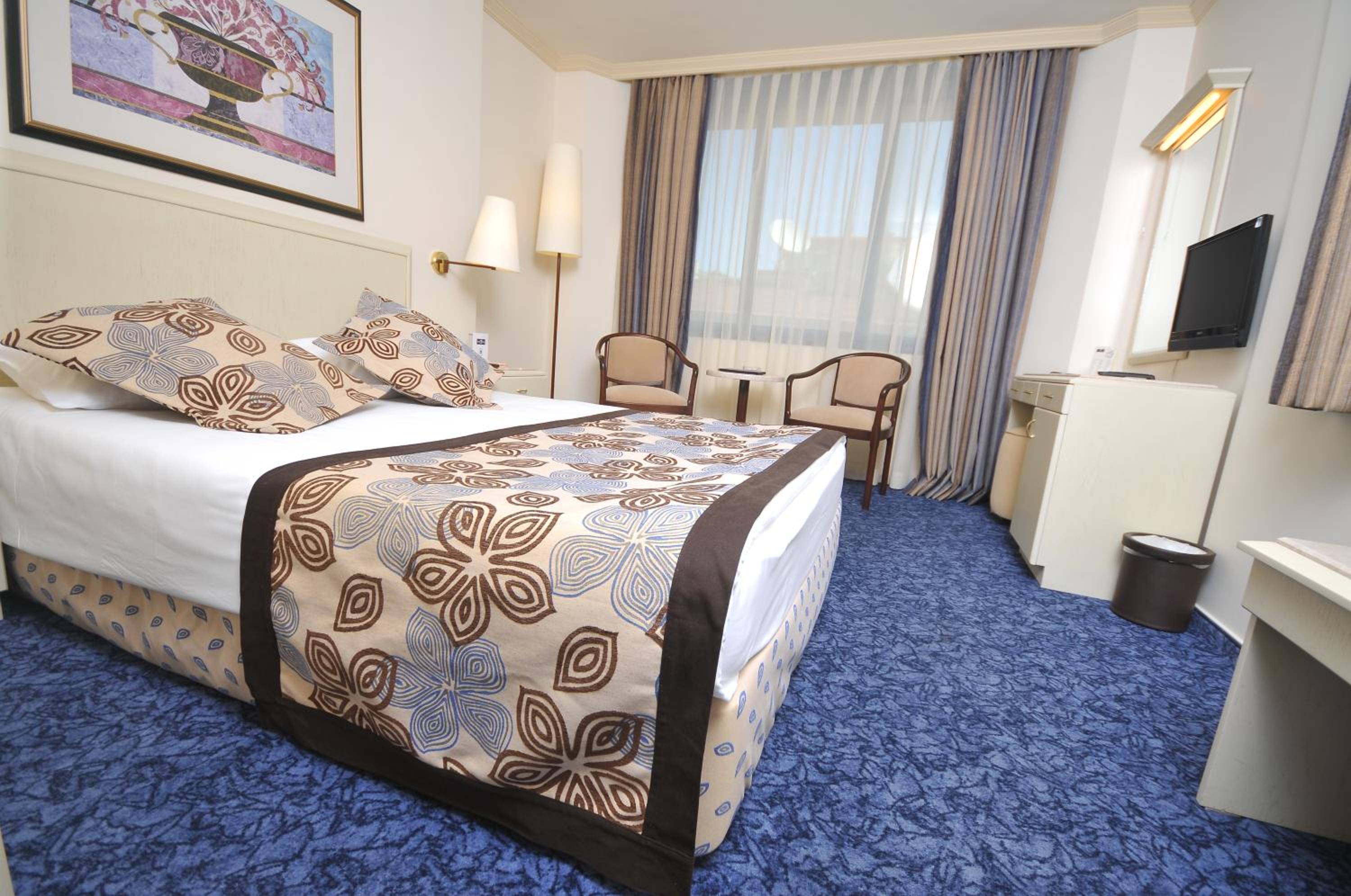 Class Hotel - Image 8