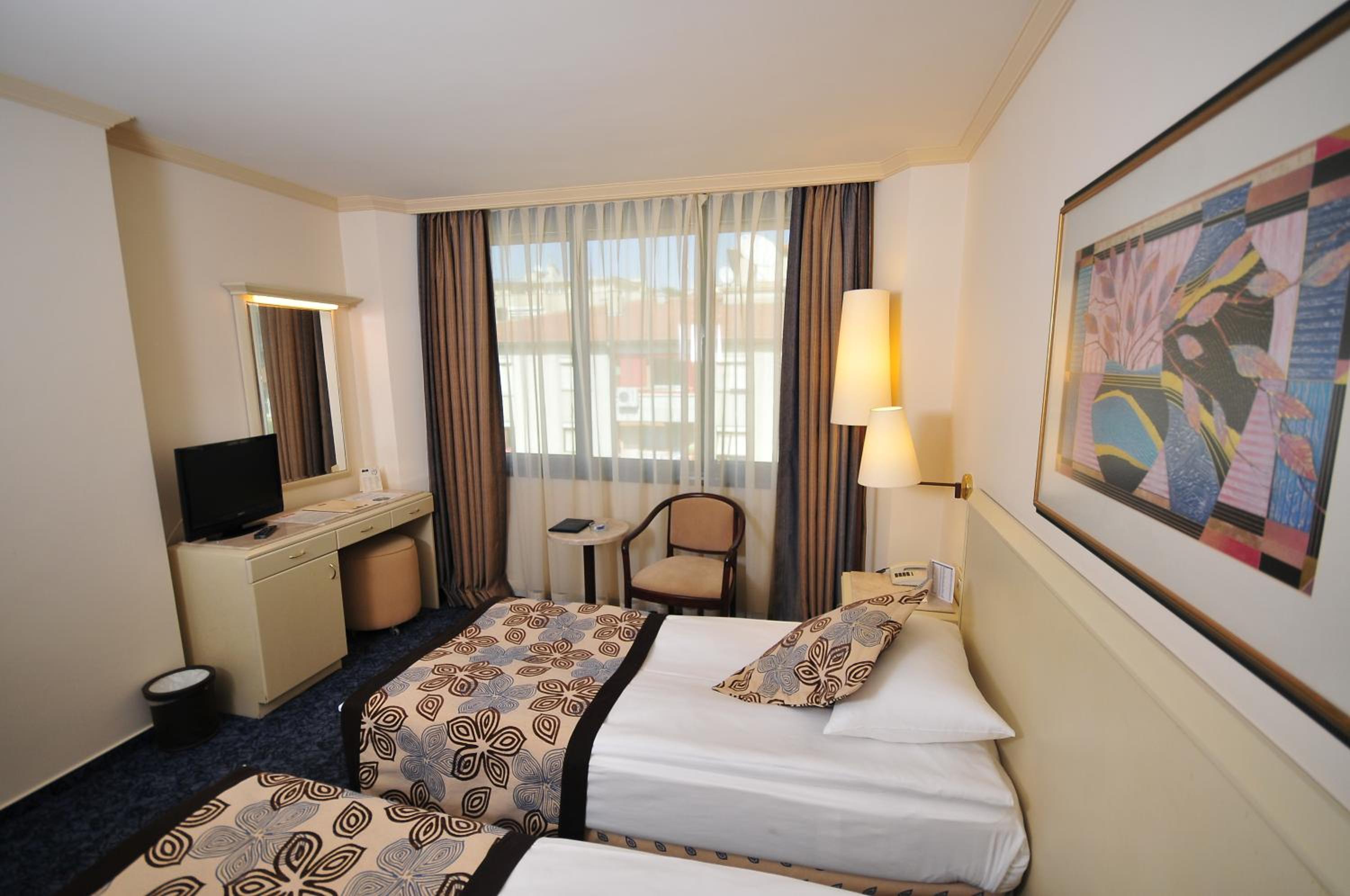 Class Hotel - Image 5