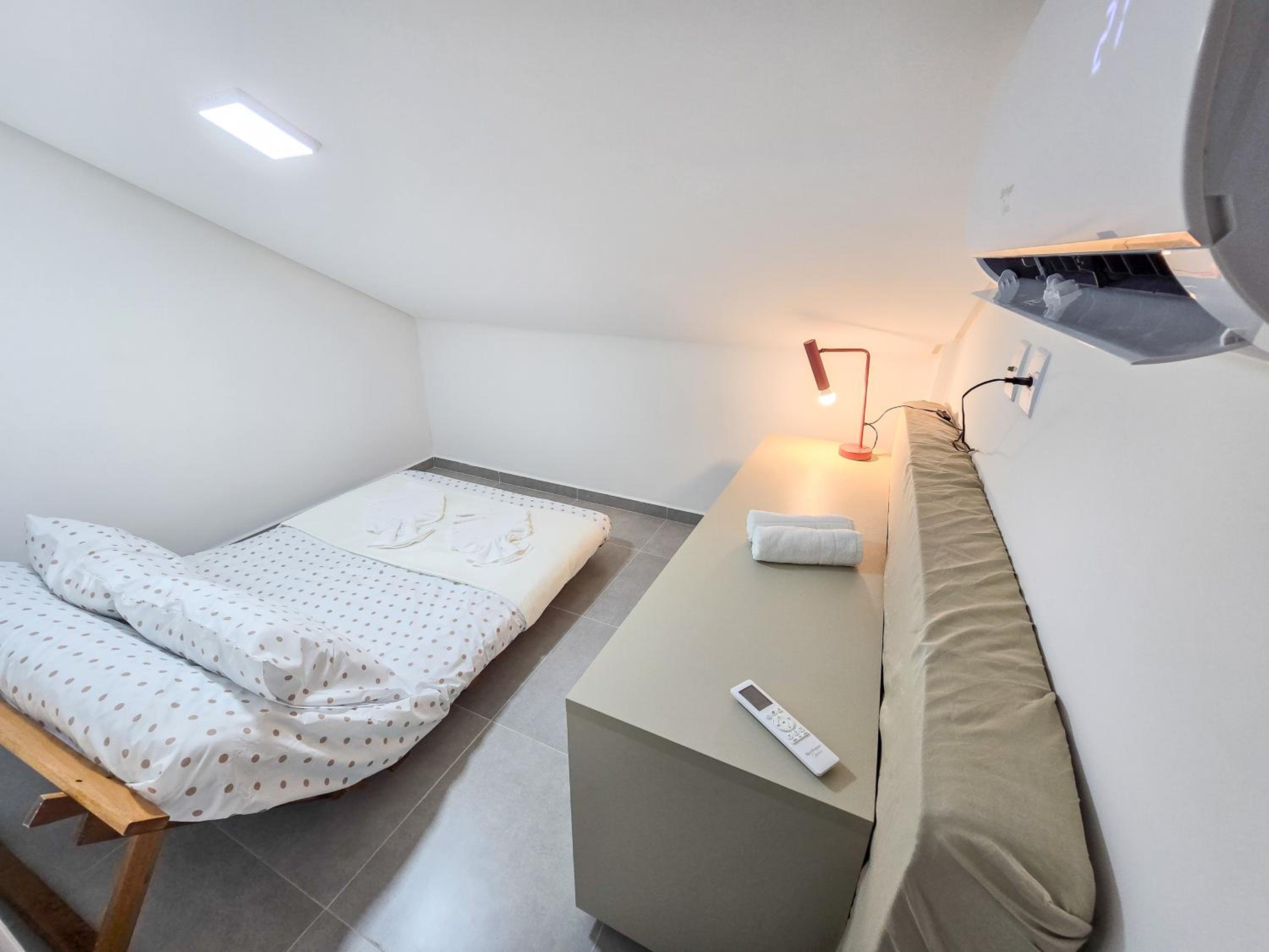 Flat duplex, 100m da praia, piscina