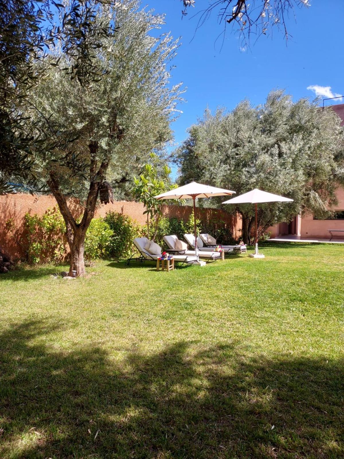 Villa Azuréa with pool 4 bedrooms and 2 living rooms