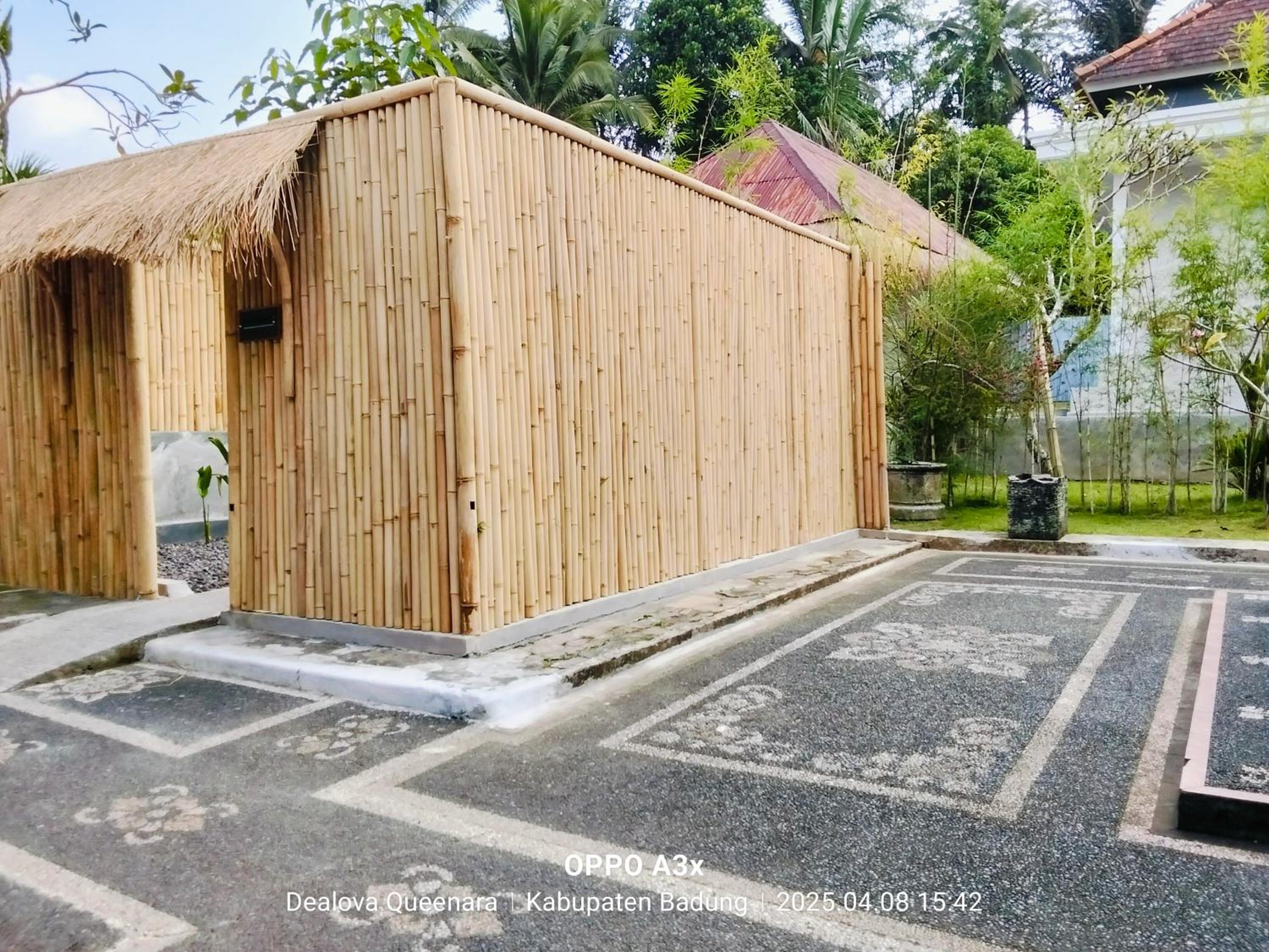 Queenara Local House