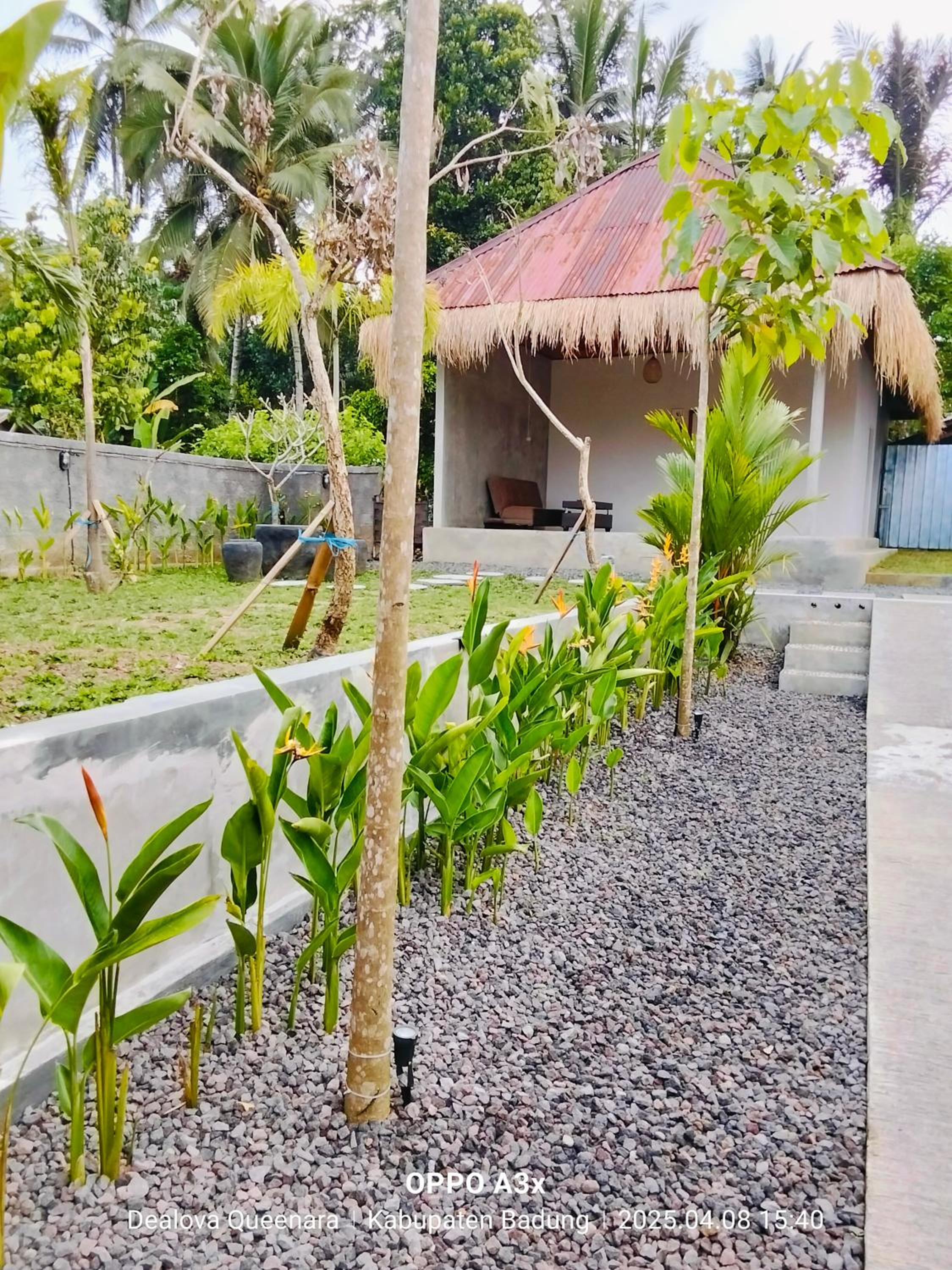 Queenara Local House
