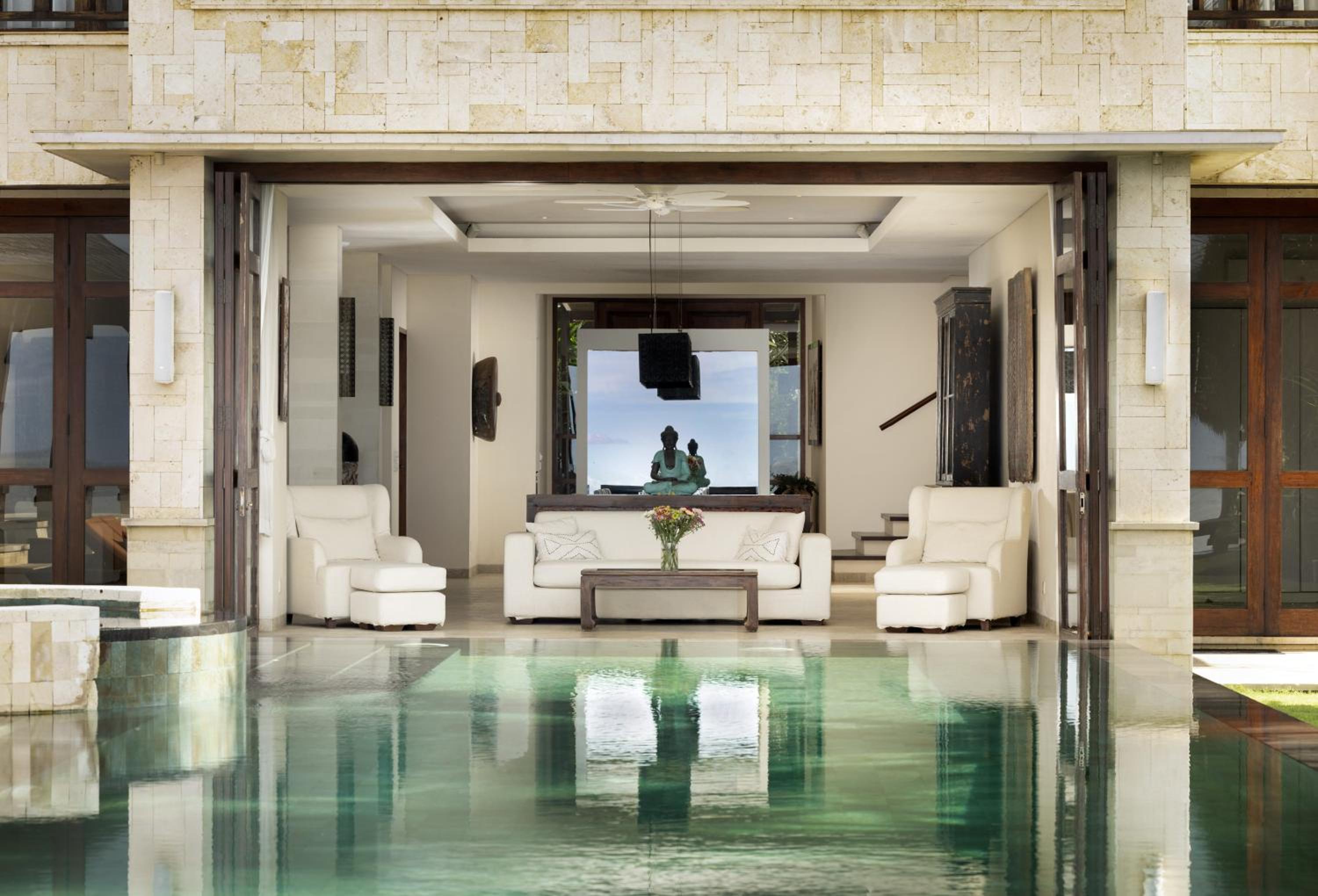 Villa Rosita Oceanfront Villa with Private Chef in Bali