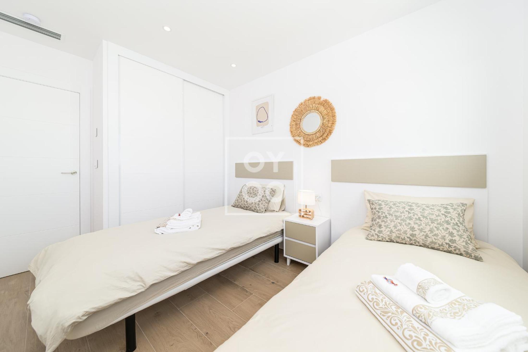 La Rambla Sky Penthouse - Rooftop BBQ pool near beach - by Oyoostays