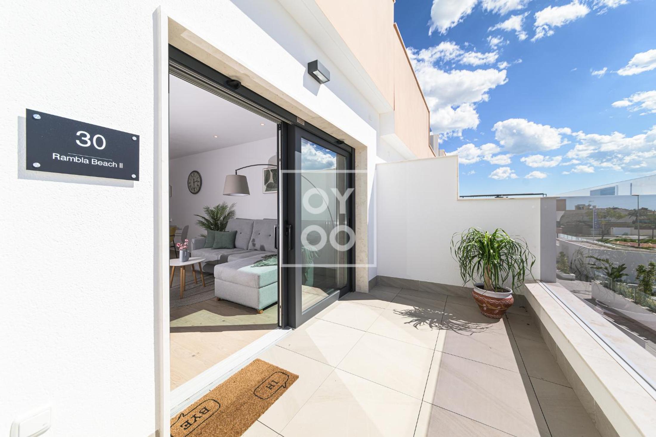 La Rambla Sky Penthouse - Rooftop BBQ pool near beach - by Oyoostays