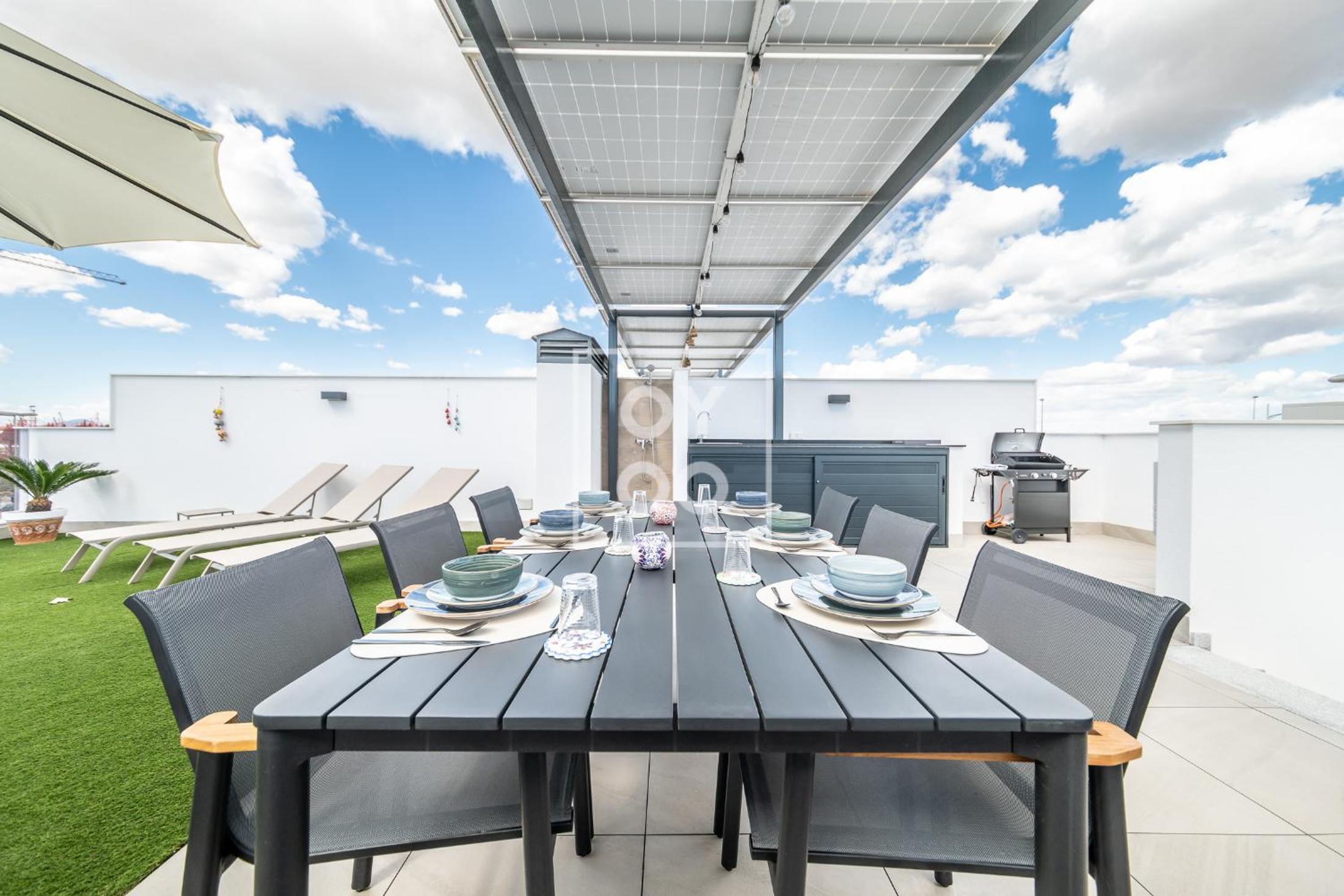 La Rambla Sky Penthouse - Rooftop BBQ pool near beach - by Oyoostays