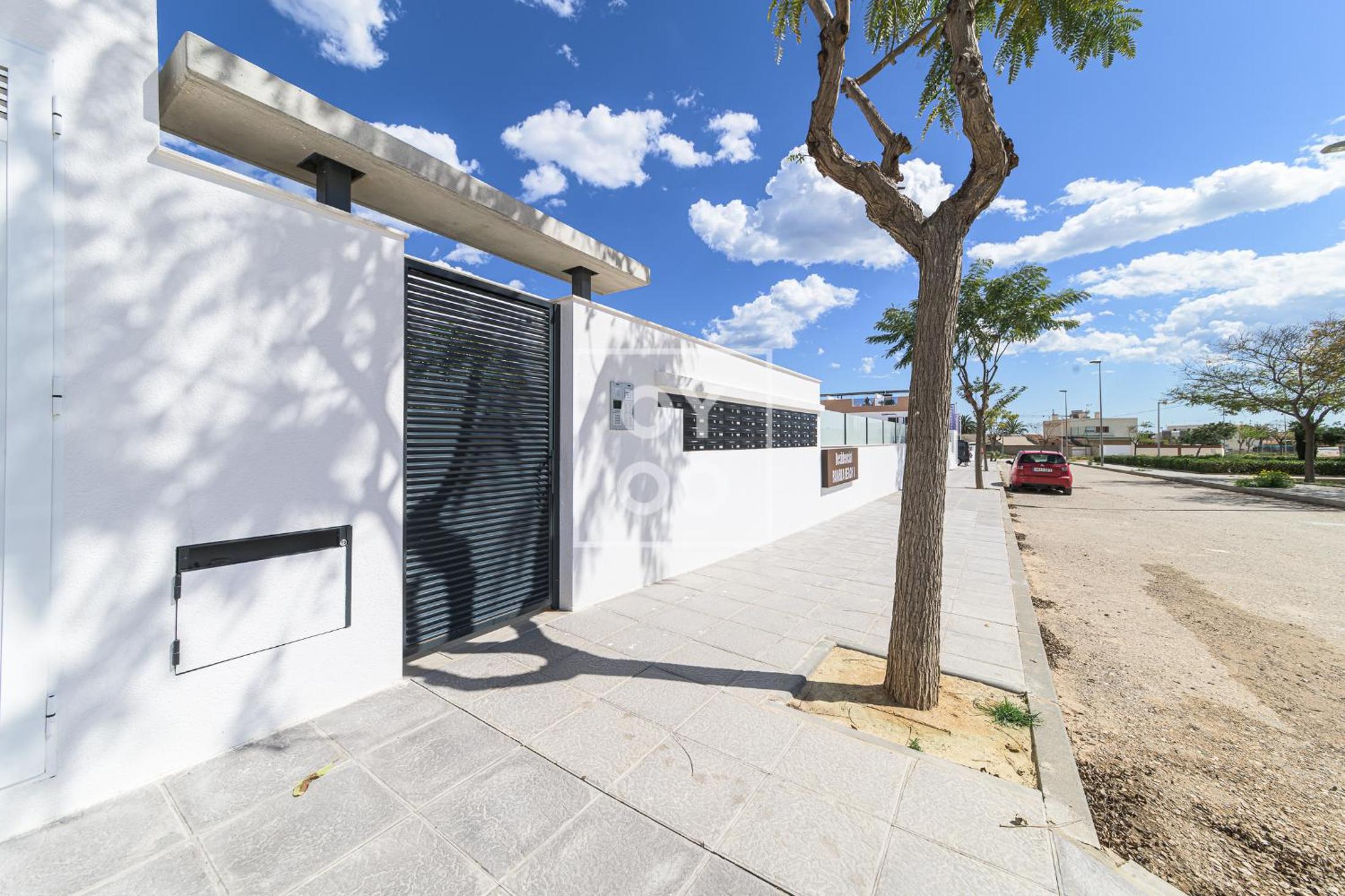La Rambla Sky Penthouse - Rooftop BBQ pool near beach - by Oyoostays