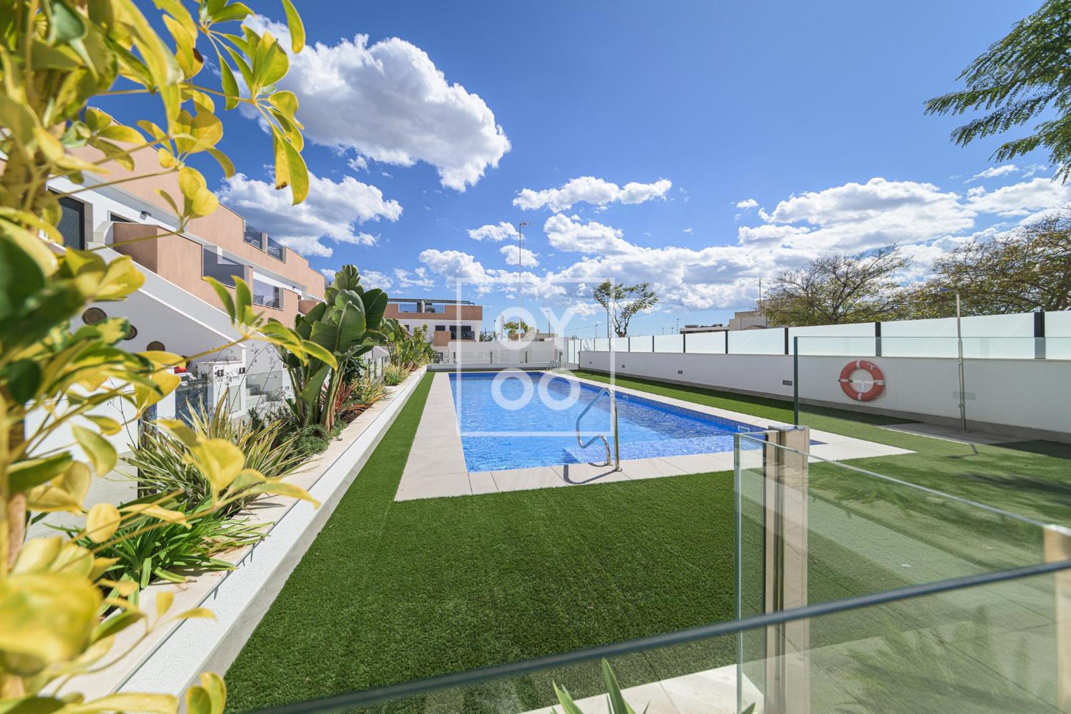 La Rambla Sky Penthouse - Rooftop BBQ pool near beach - by Oyoostays