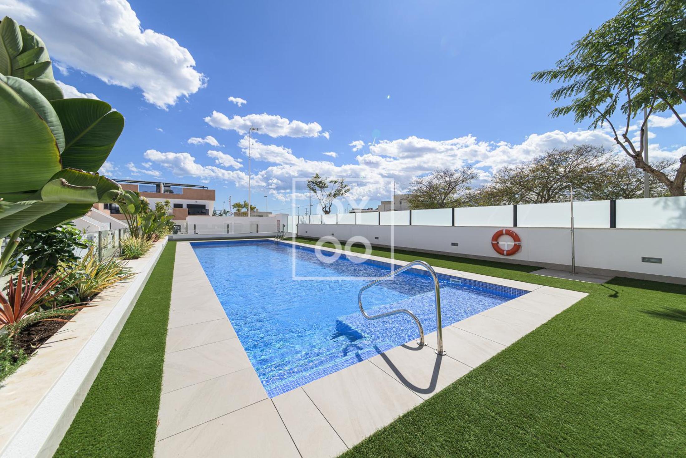 La Rambla Sky Penthouse - Rooftop BBQ pool near beach - by Oyoostays