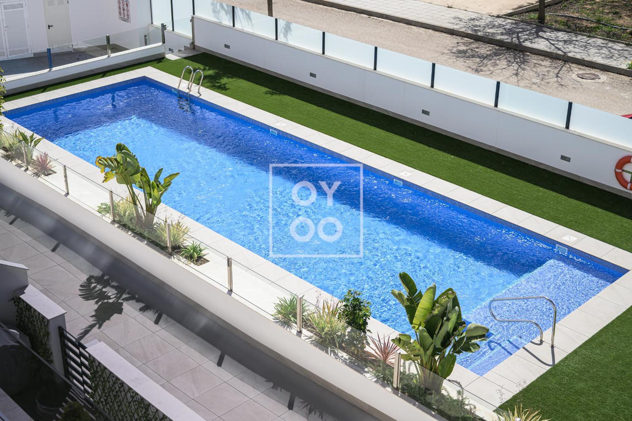 La Rambla Sky Penthouse - Rooftop BBQ pool near beach - by Oyoostays