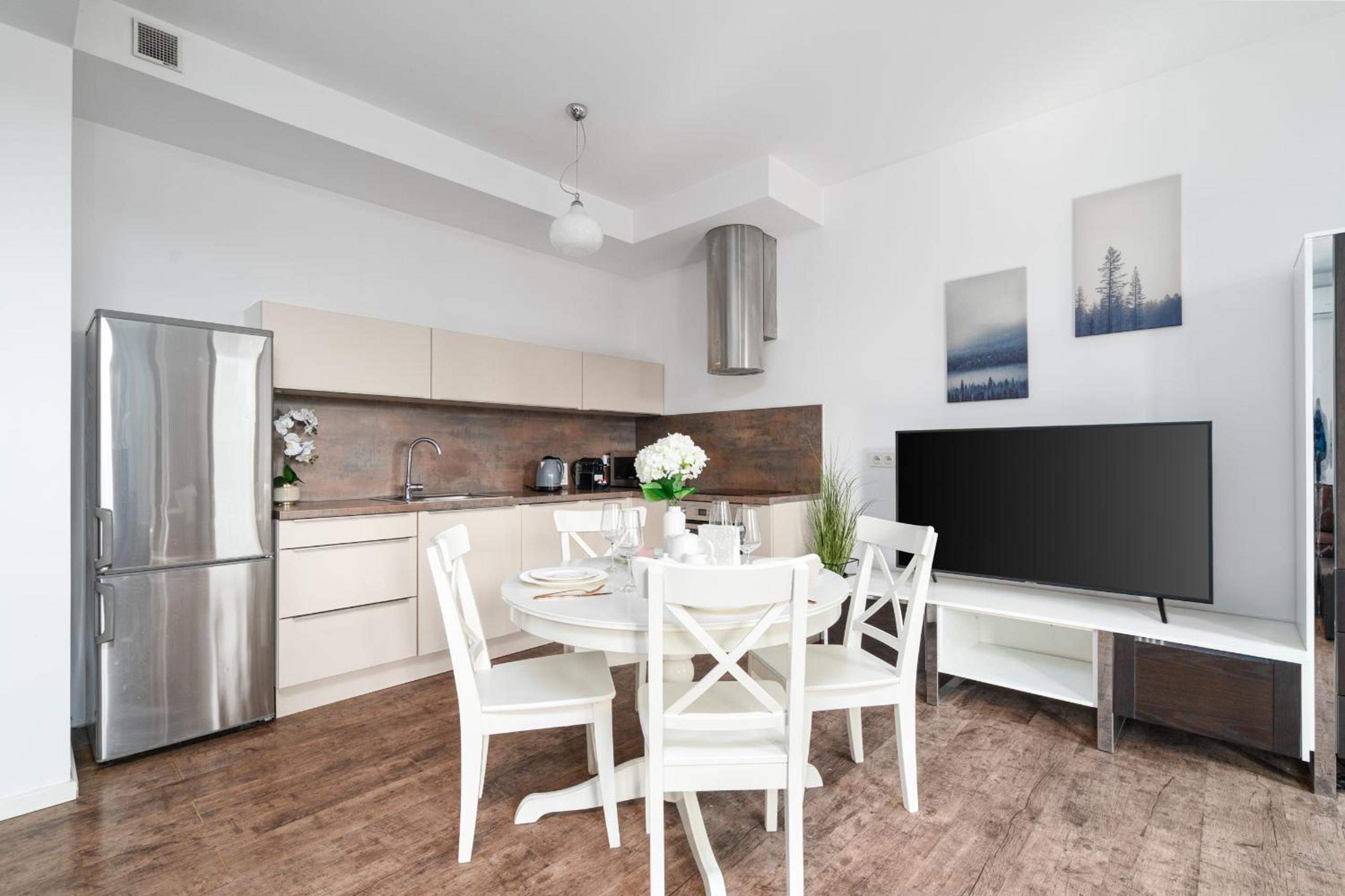 Golden Apartments Warsaw - Elegant City Stay, Kolejowa