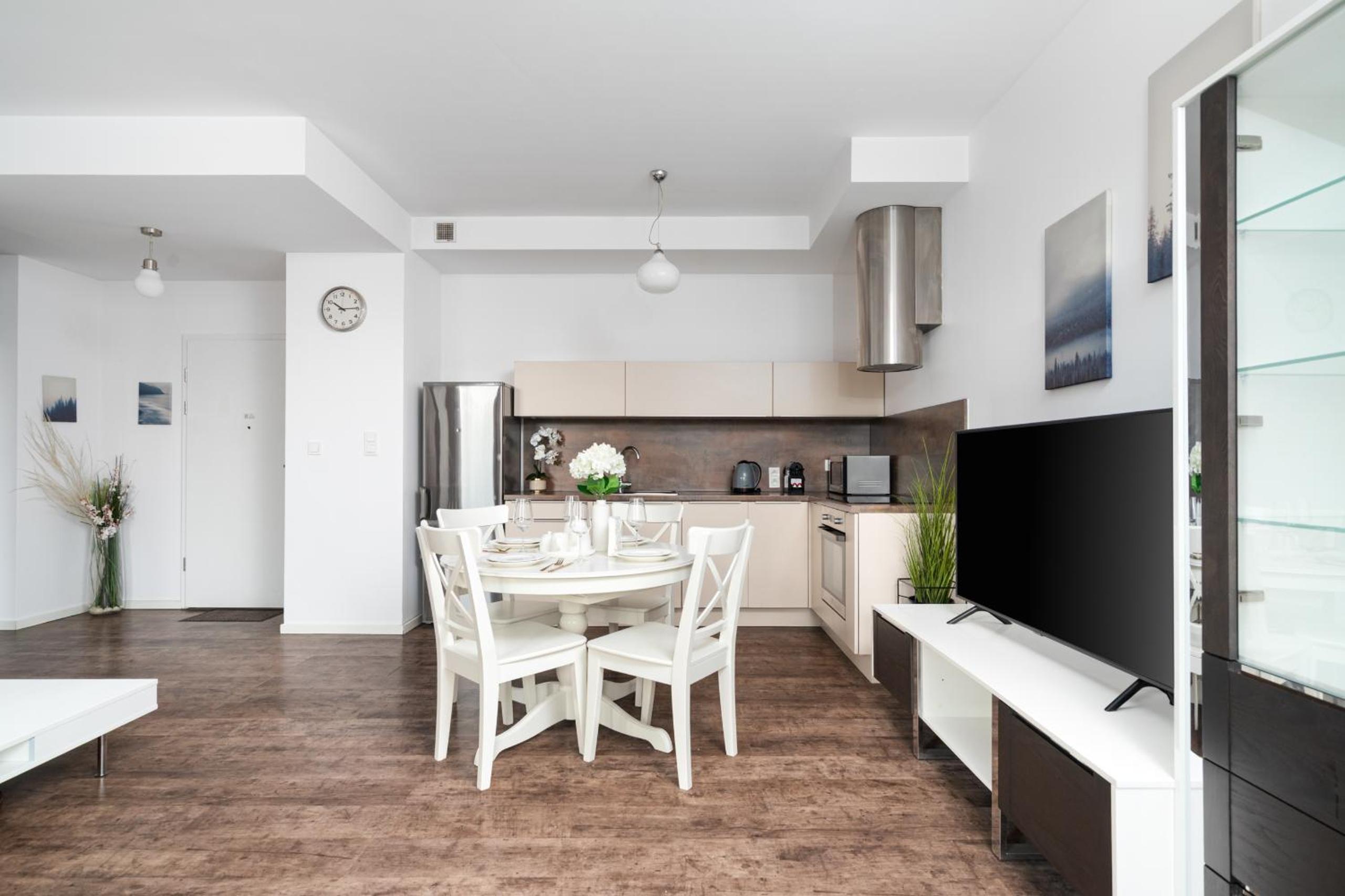 Golden Apartments Warsaw - Elegant City Stay, Kolejowa