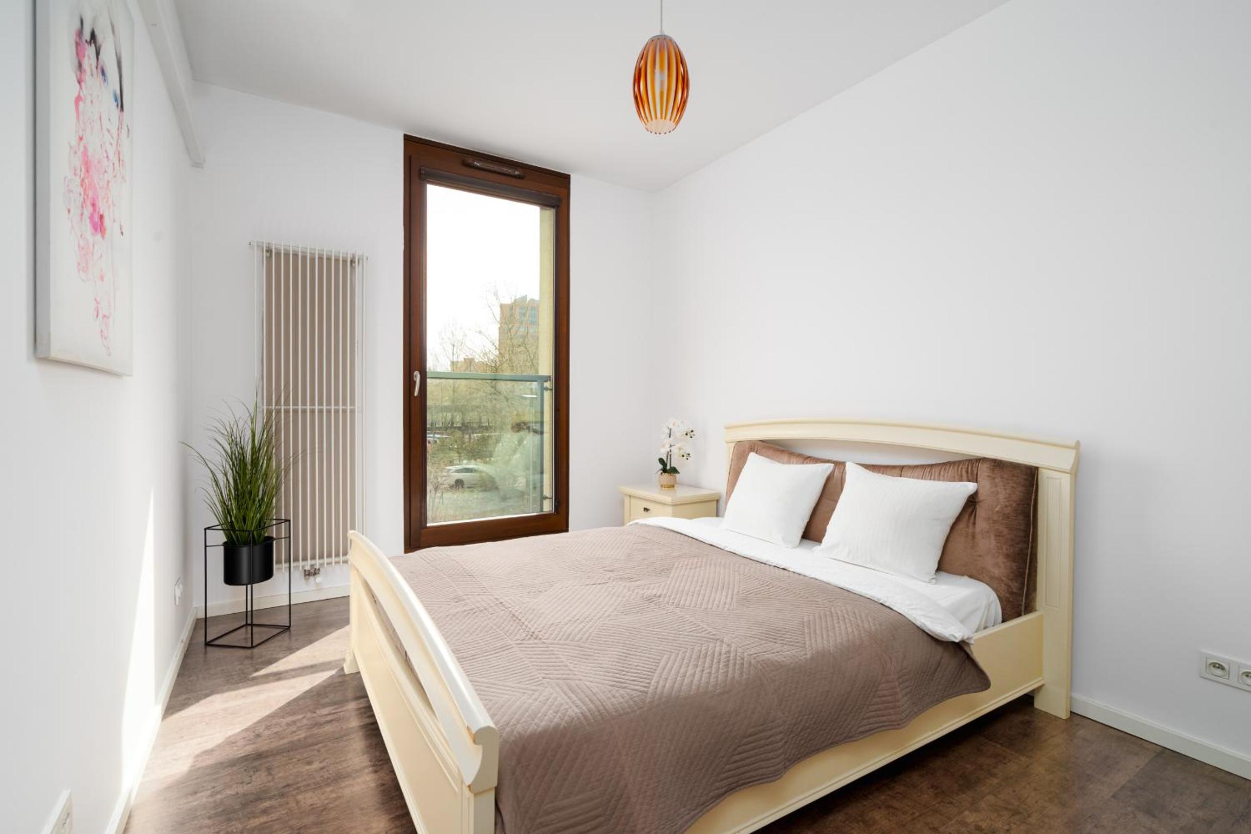 Urban Chic - Great Location - One Bedroom Apartment - Kolejowa