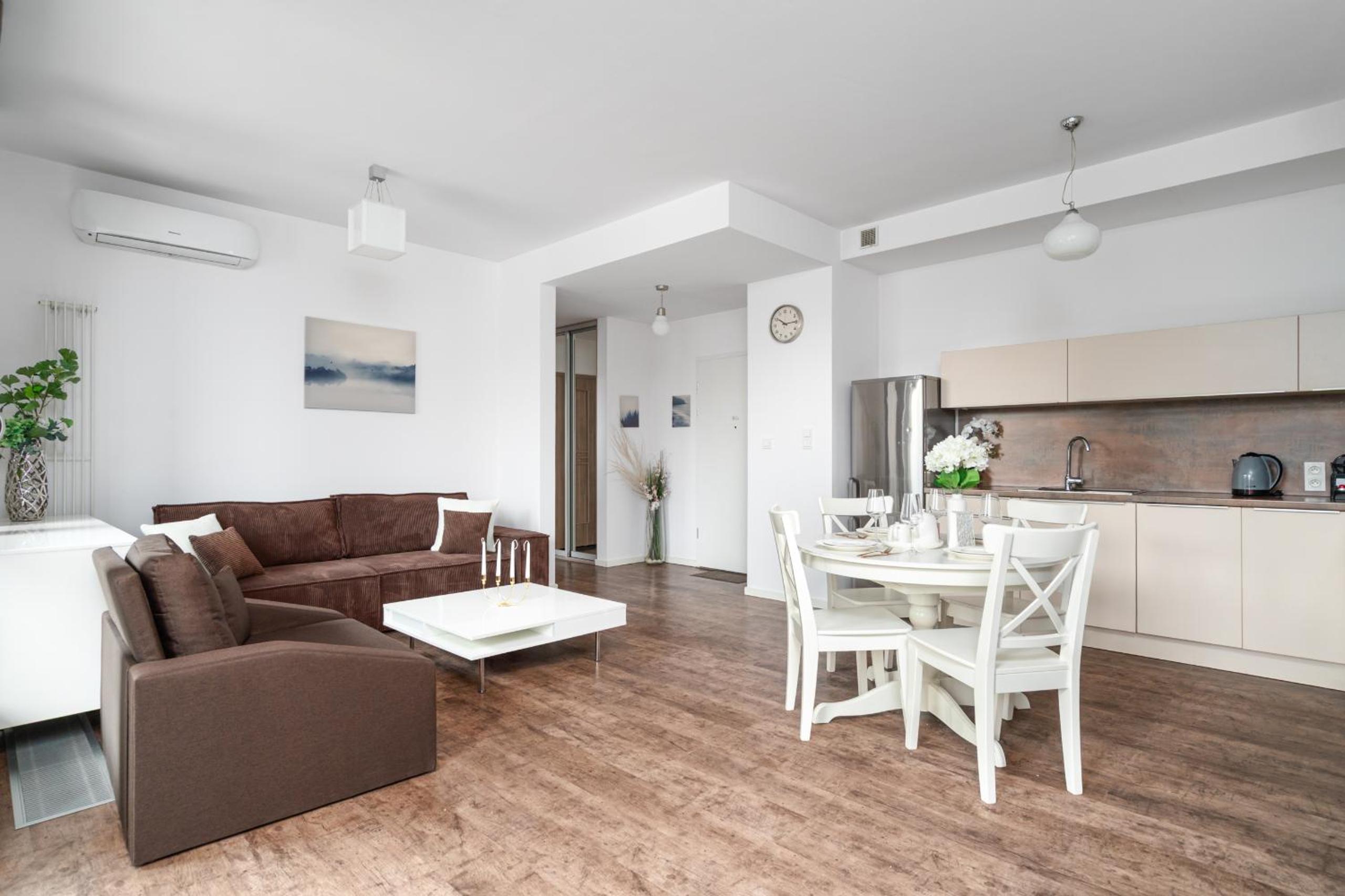 Urban Chic - Great Location - One Bedroom Apartment - Kolejowa