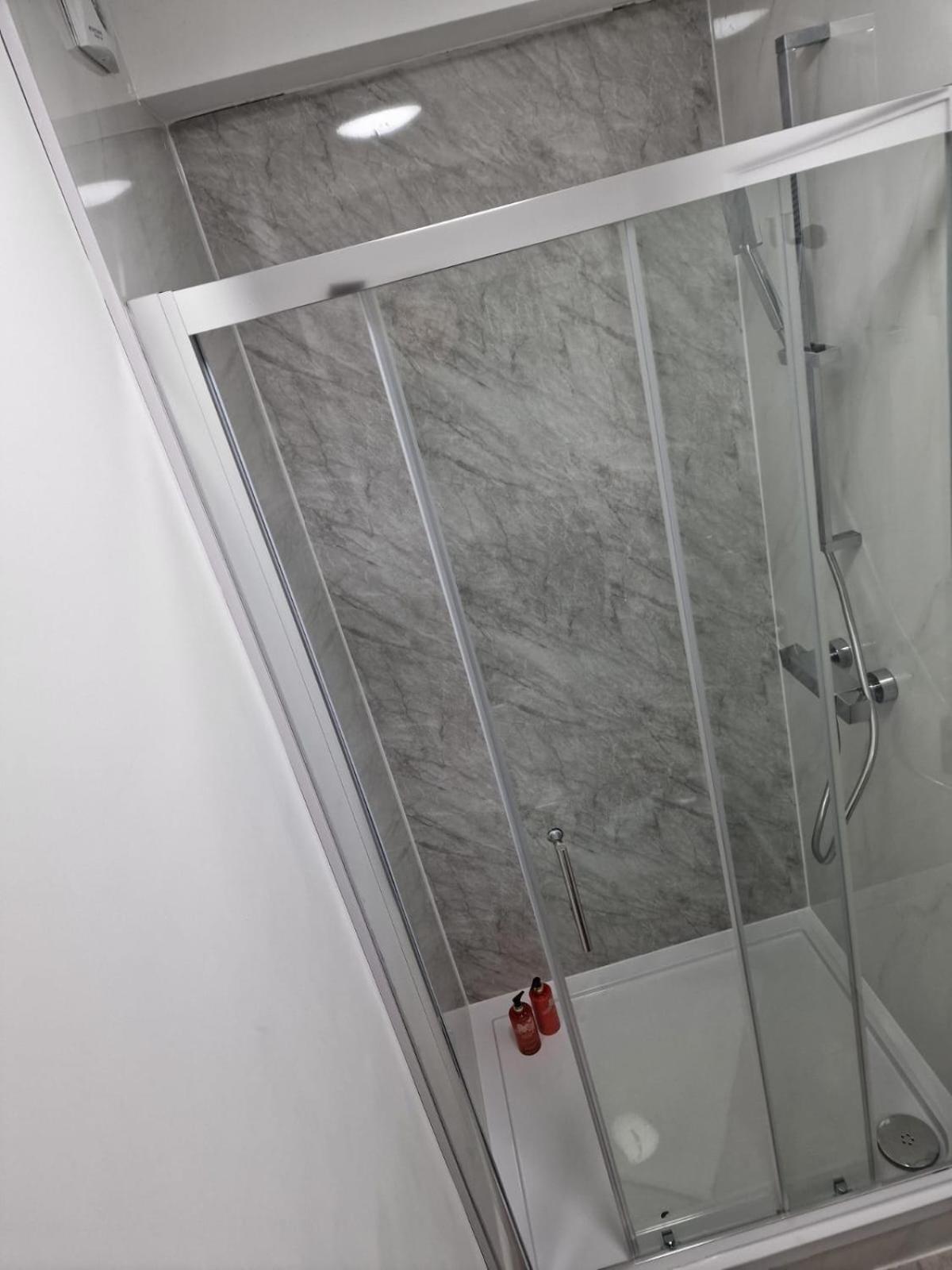 Luxurious 2 - Bedroom Apartment