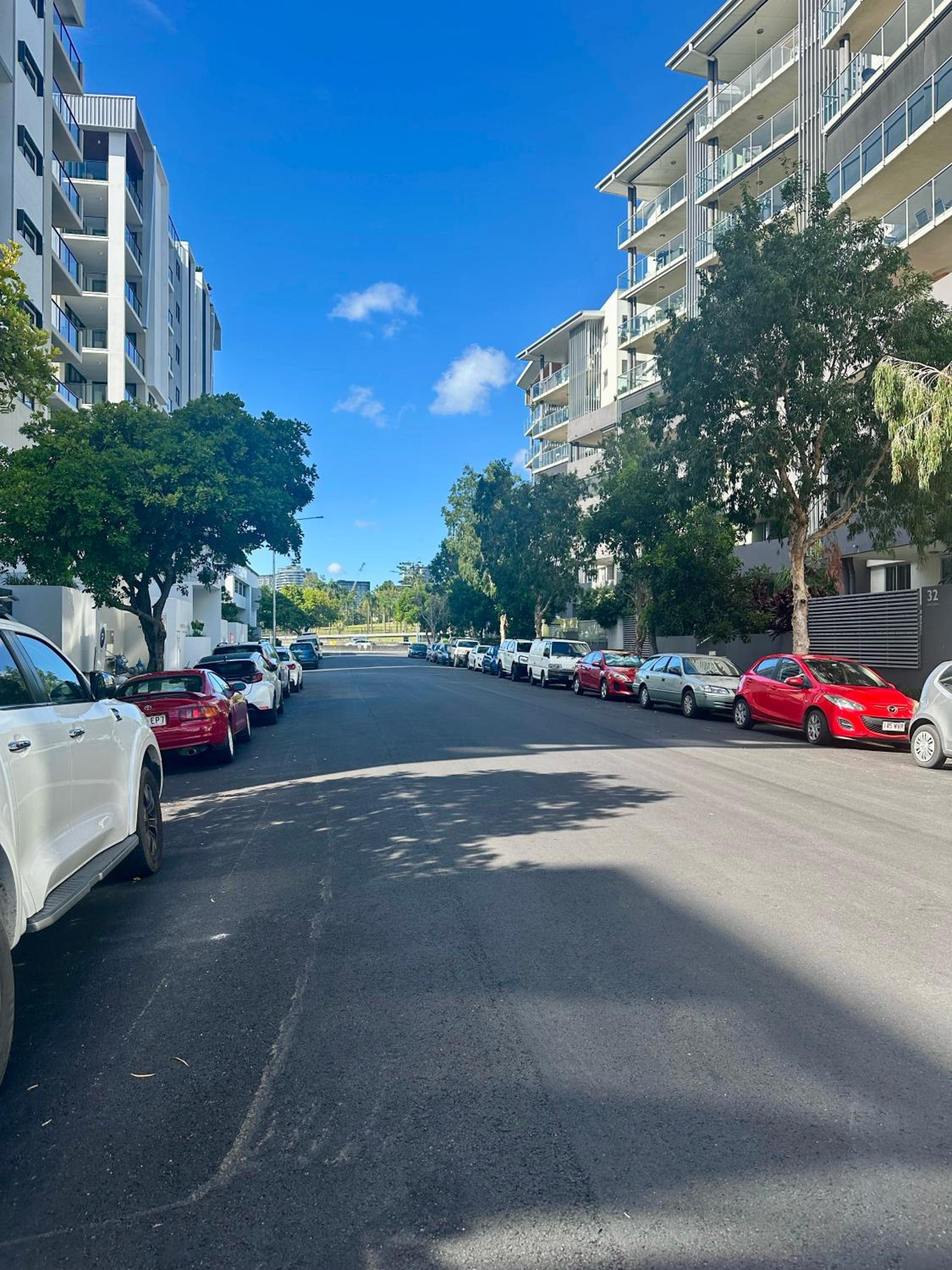 New City Condo with Brisbane River View & Parking
