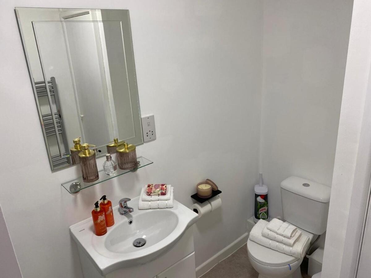 4 Rental Apartments -Local -Contractors- London