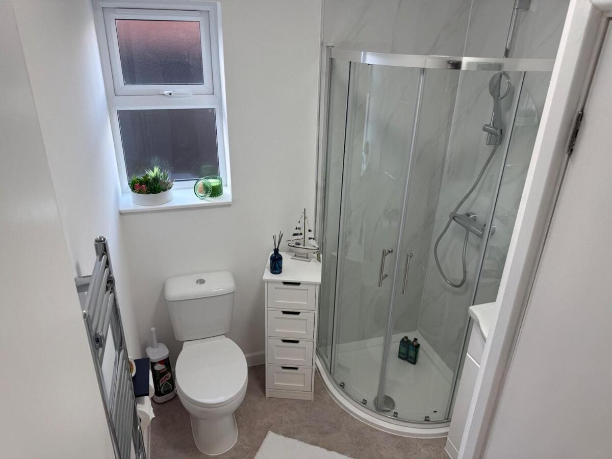 4 Rental Apartments -Local -Contractors- London