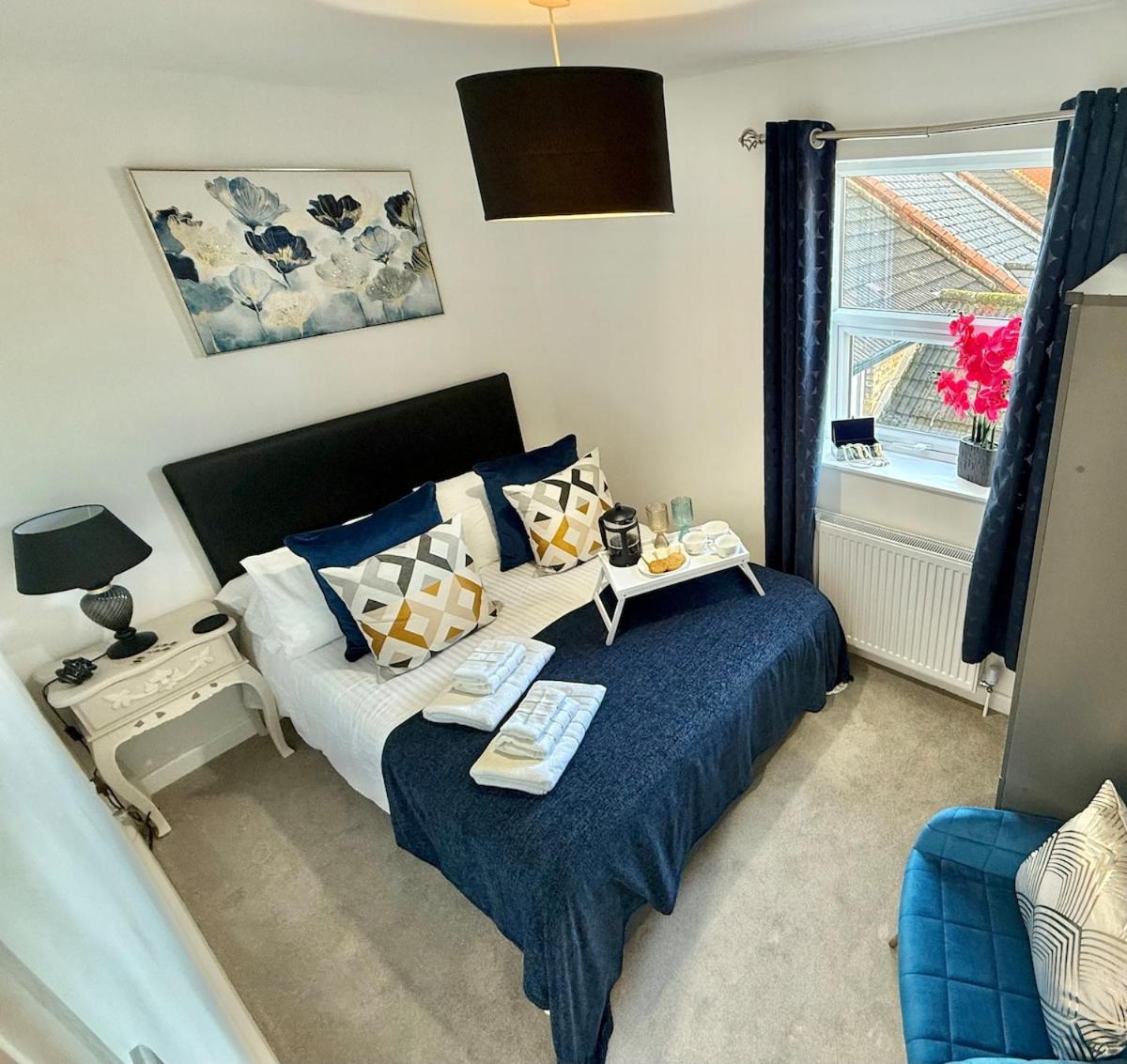 4 Rental Apartments -Local -Contractors- London