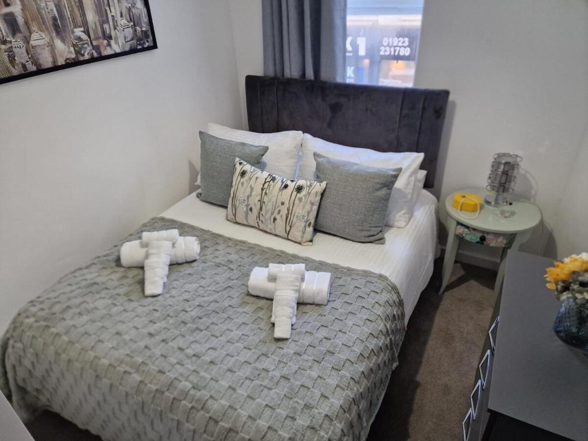4 Rental Apartments -Local -Contractors- London