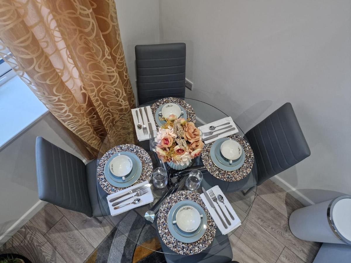 4 Rental Apartments -Local -Contractors- London