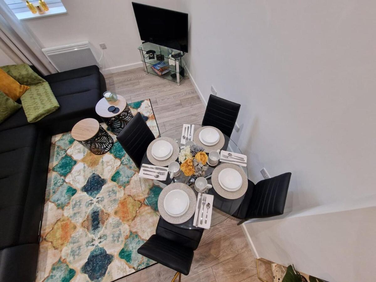 4 Rental Apartments -Local -Contractors- London