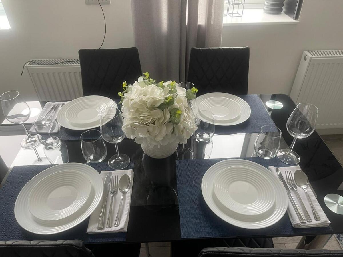 4 Rental Apartments -Local -Contractors- London