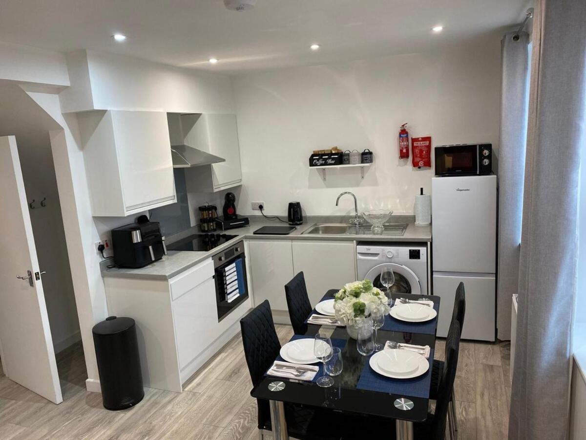 4 Rental Apartments -Local -Contractors- London