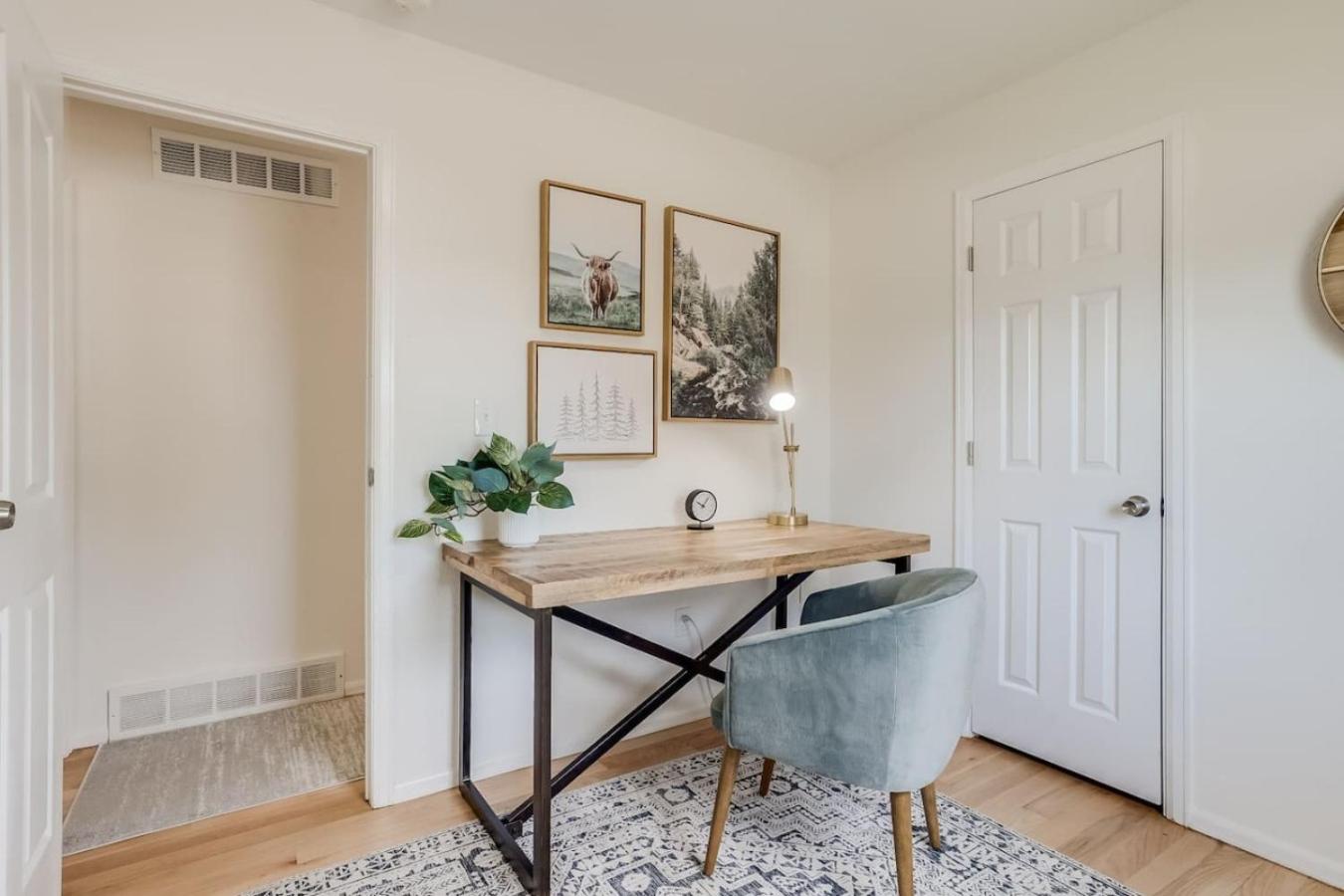 Spacious and Stylish Home With Fast Wifi and Near to Downtown