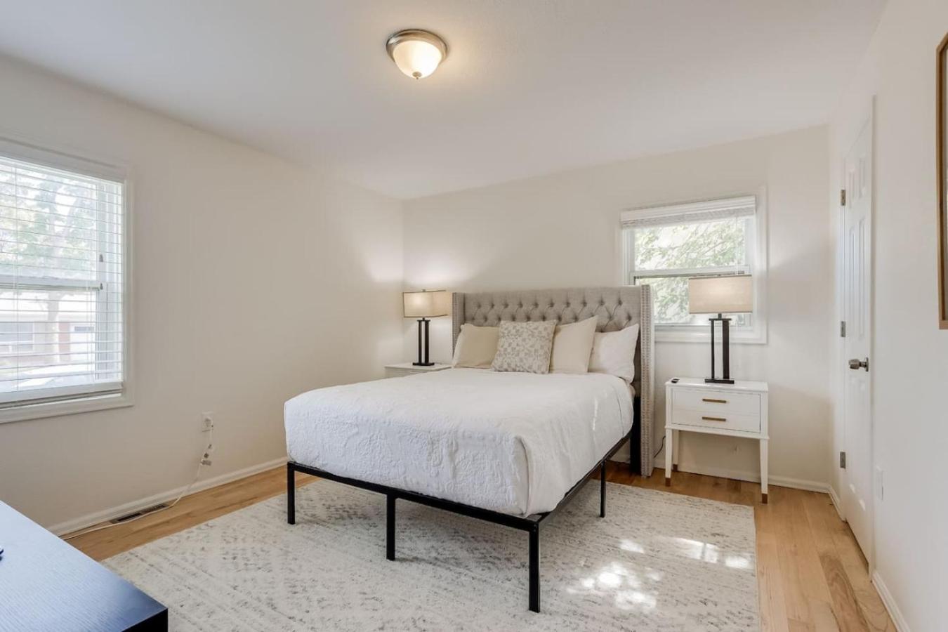 Spacious and Stylish Home With Fast Wifi and Near to Downtown