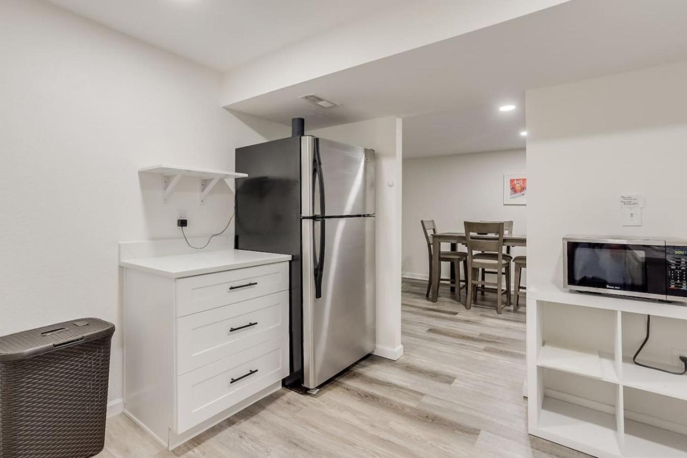 Spacious and Stylish Home With Fast Wifi and Near to Downtown
