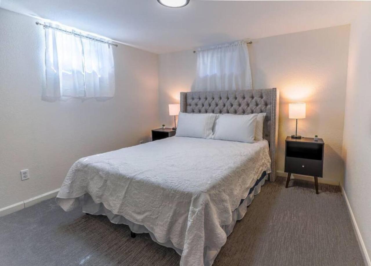 Spacious and Stylish Home With Fast Wifi and Near to Downtown