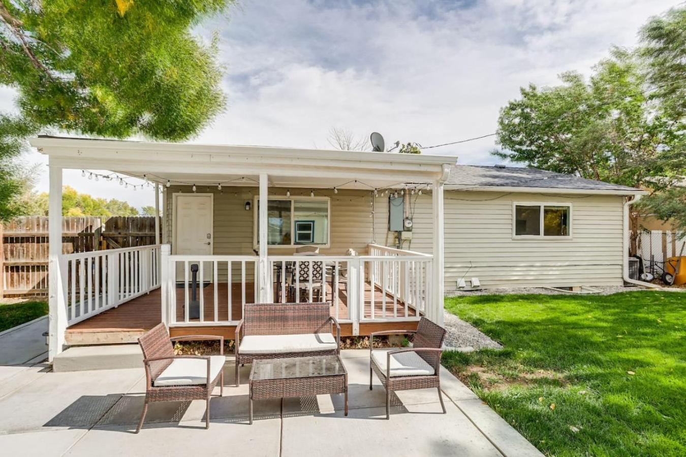 Spacious and Stylish Home With Fast Wifi and Near to Downtown