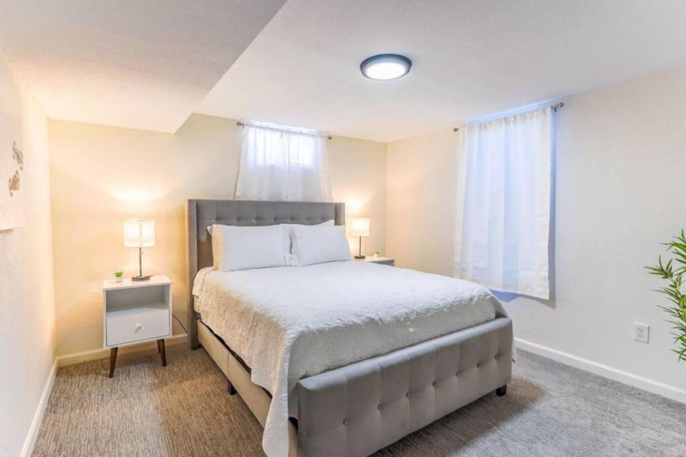 Spacious and Stylish Home With Fast Wifi and Near to Downtown