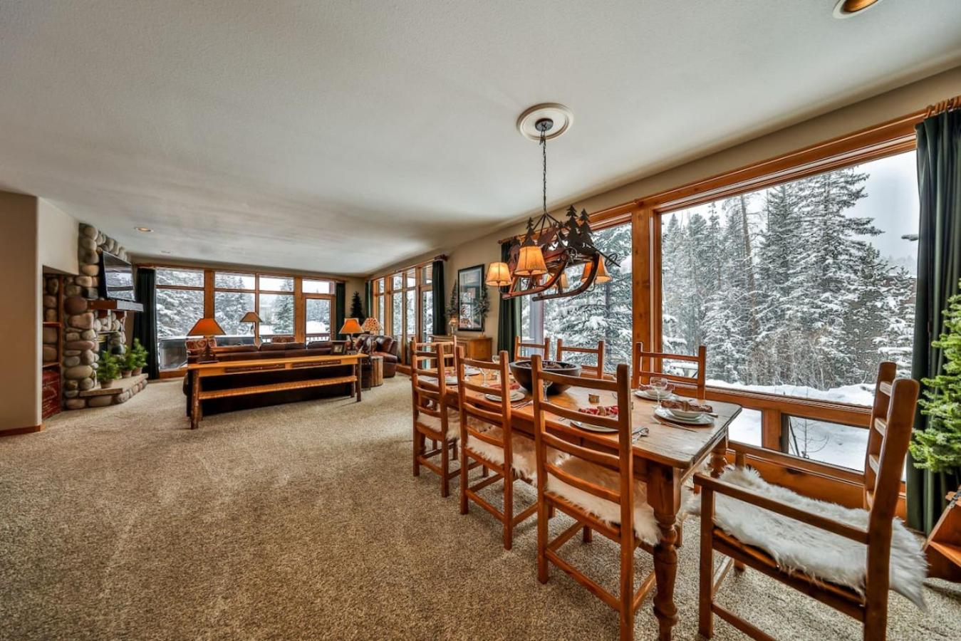 Rocky Mountain Retreat Steps to Slopes with Hot Tub and Spectacular Views
