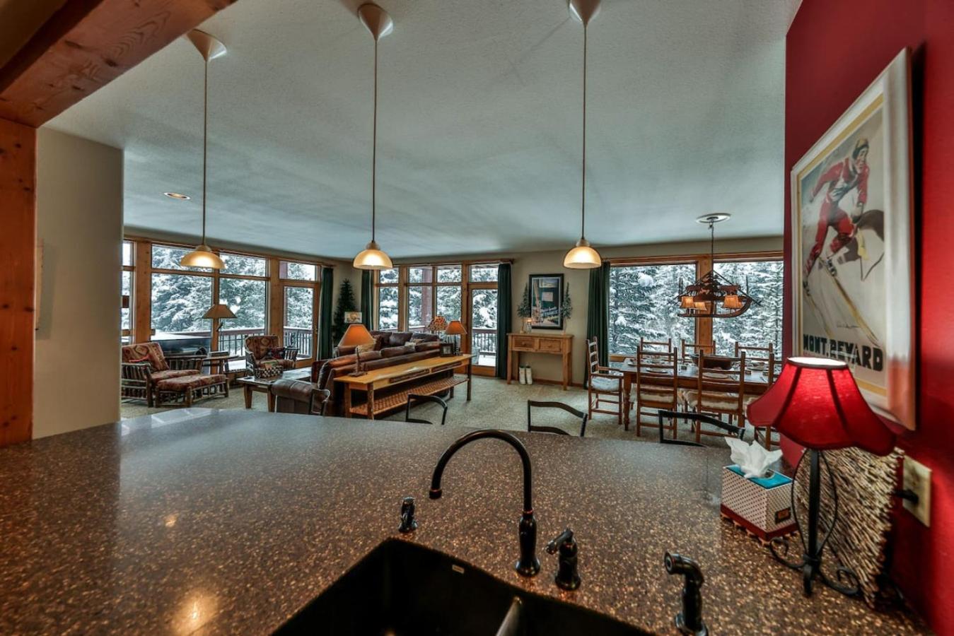Rocky Mountain Retreat Steps to Slopes with Hot Tub and Spectacular Views
