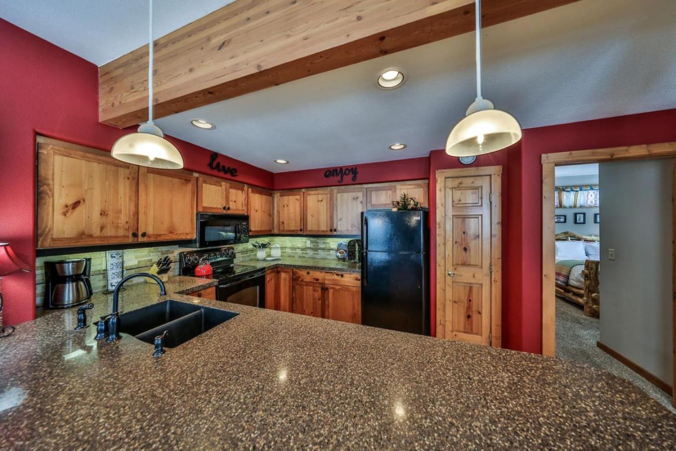 Rocky Mountain Retreat Steps to Slopes with Hot Tub and Spectacular Views
